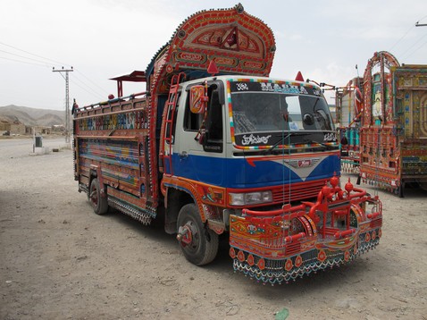 Tipikus pakisztáni teherautó